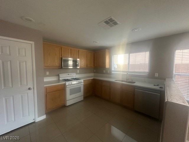 4240 Lady Burton St - Photo 7 of 17