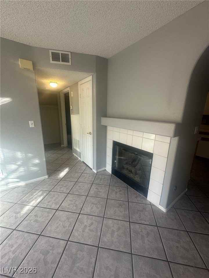 1600 N Torrey Pines Dr #102 - Photo 7 of 15