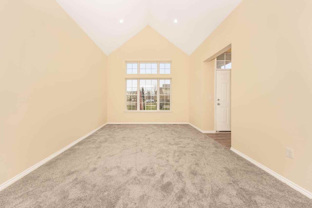 45790 Aragon Ln - Photo 2 of 19