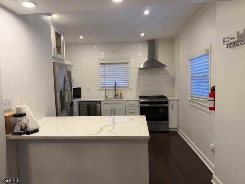 11 Pine St - Photo 5 of 21