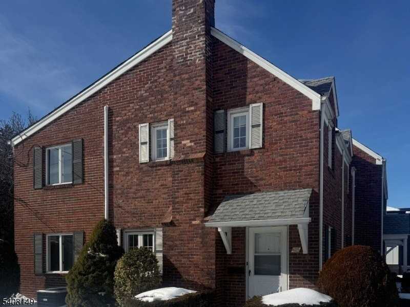 66 Liberty Pl - Photo 2 of 21