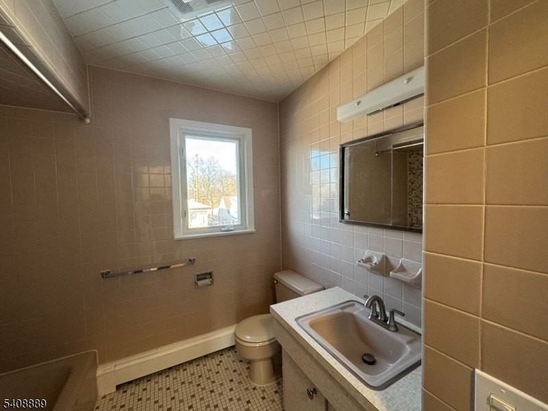 177 Falmouth Ave - Photo 6 of 10