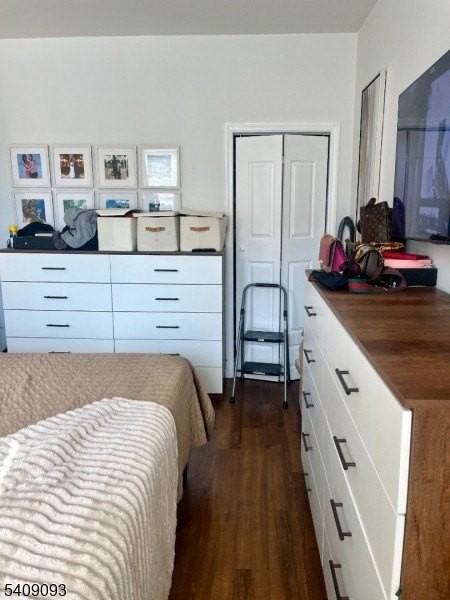 144 Franklin St - Photo 4 of 7