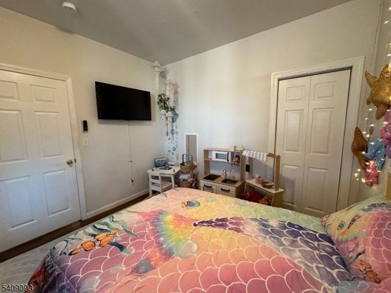 144 Franklin St - Photo 5 of 7