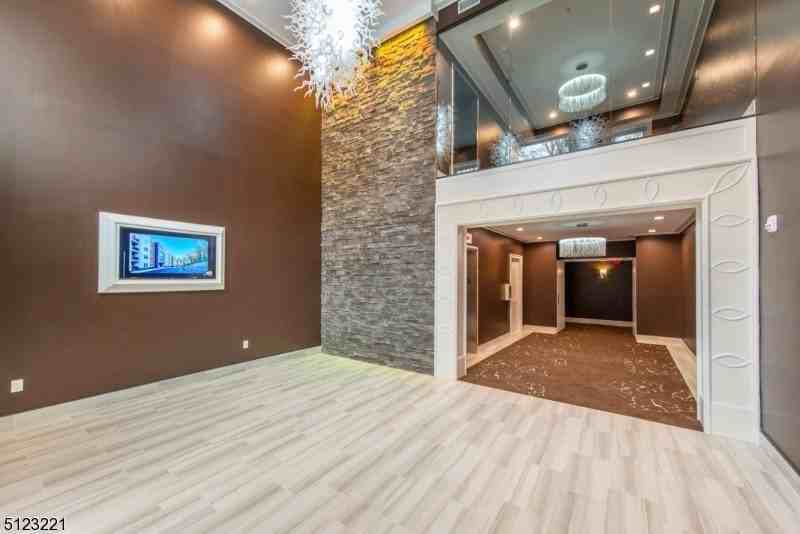 717 Preakness Ave - Photo 3 of 21