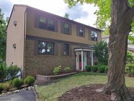 featured image of 54 S Spruce St