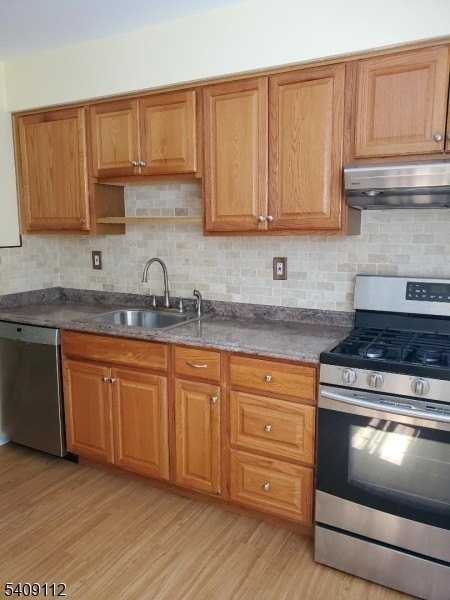 54 S Spruce St - Photo 4 of 12