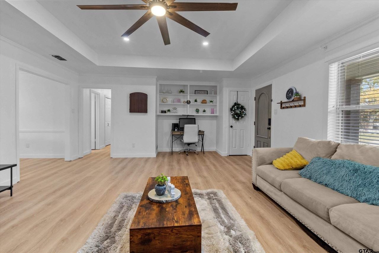 10801 Harvestwood Dr - Photo 5 of 46