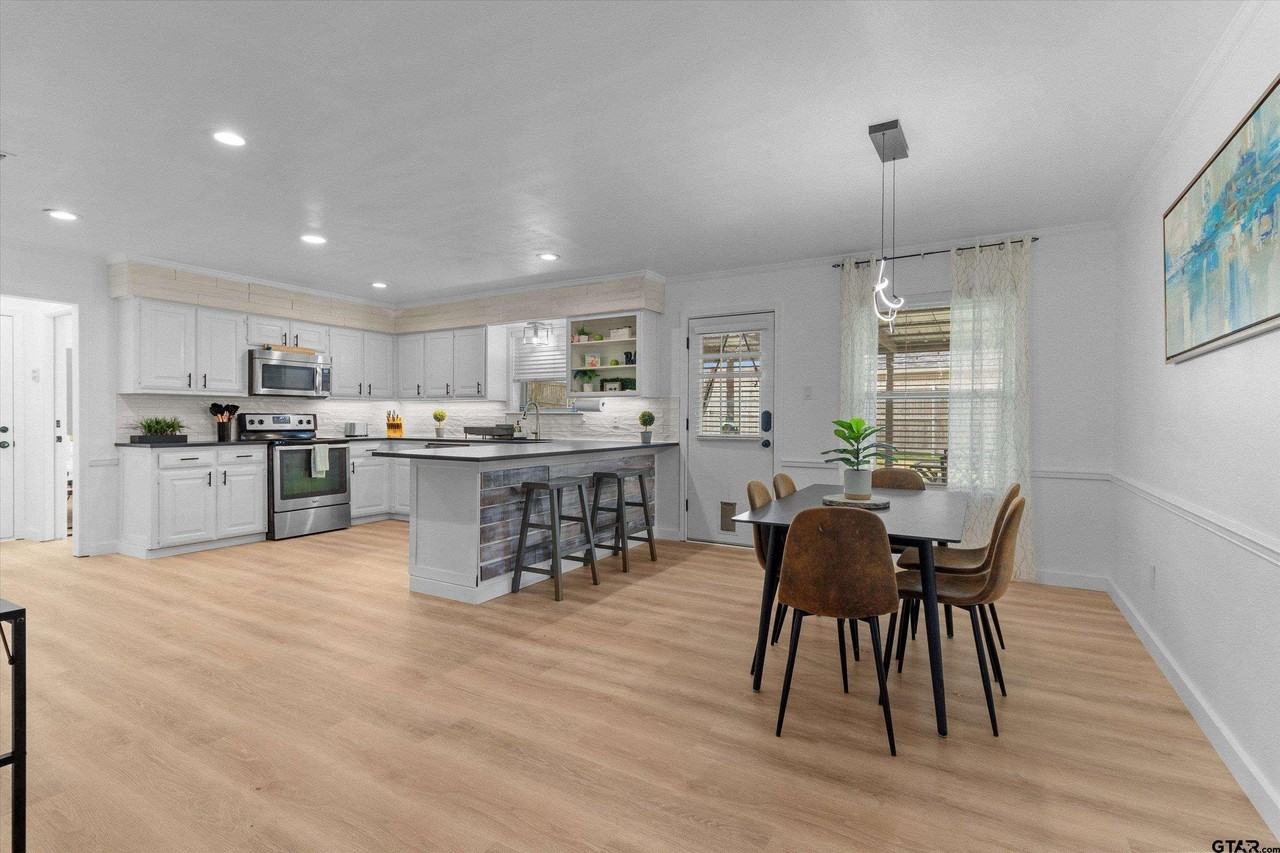 10801 Harvestwood Dr - Photo 6 of 46