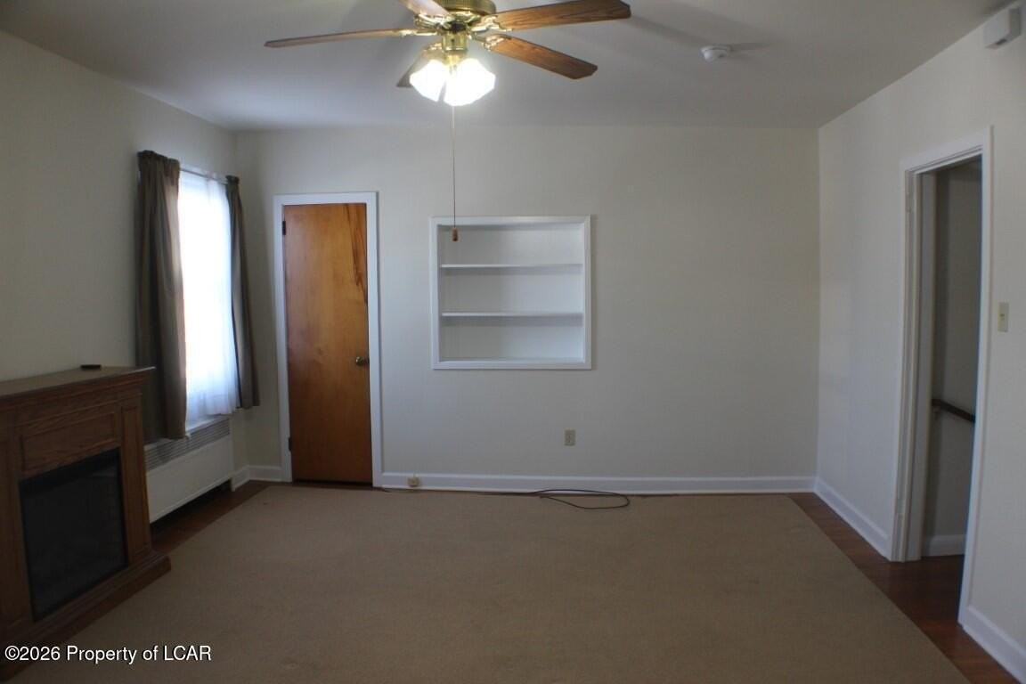 249 N Maple Ave - Photo 4 of 10