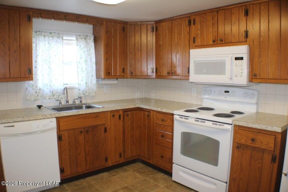 249 N Maple Ave - Photo 5 of 10