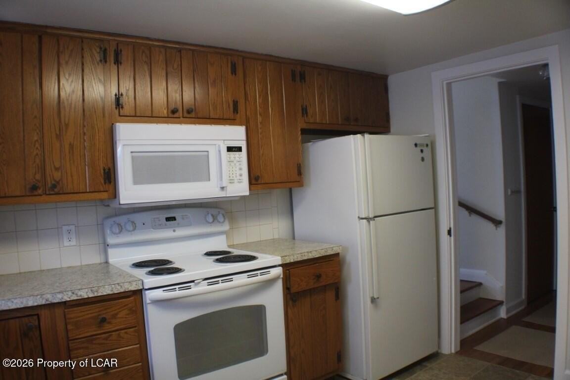 249 N Maple Ave - Photo 6 of 10