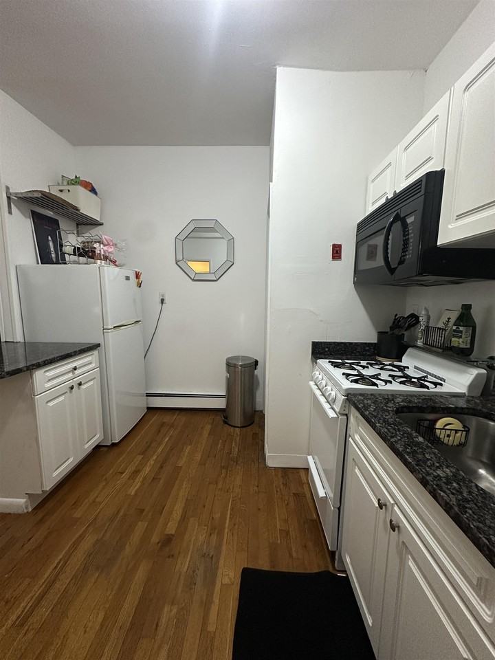 361 1st St #3 - Photo 3 of 8