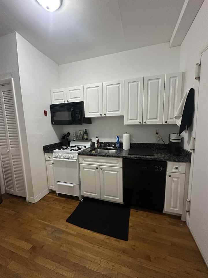 361 1st St #3 - Photo 4 of 8