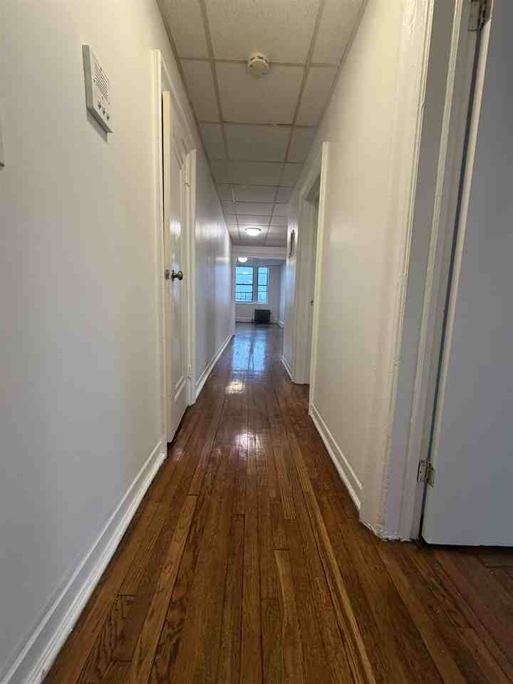 315 56th St #E6 - Photo 7 of 14