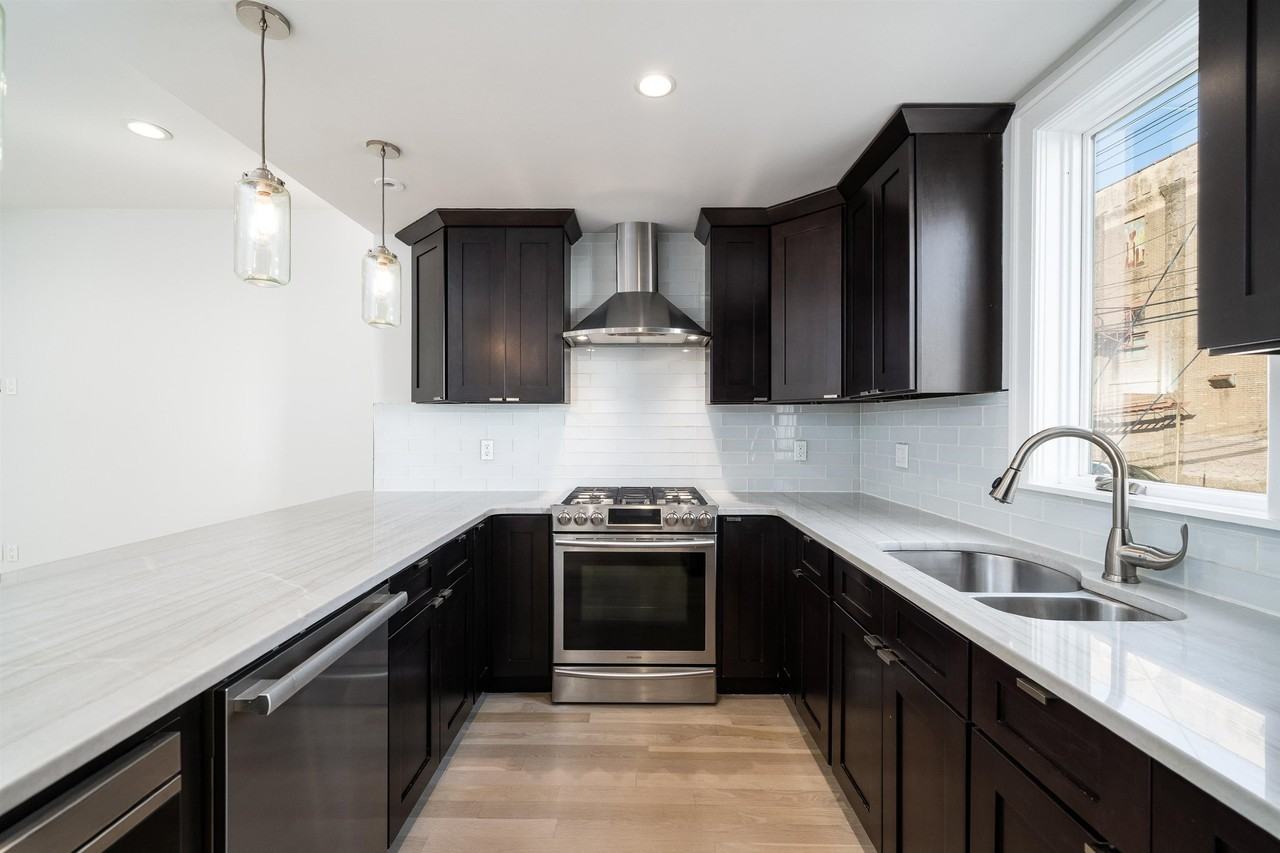 52 Ravine Ave - Photo 5 of 27