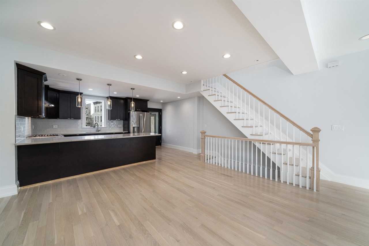 52 Ravine Ave - Photo 7 of 27