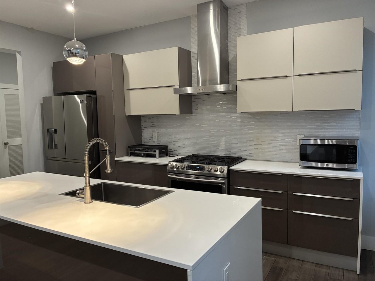 100 Oak St #3 - Photo 4 of 30