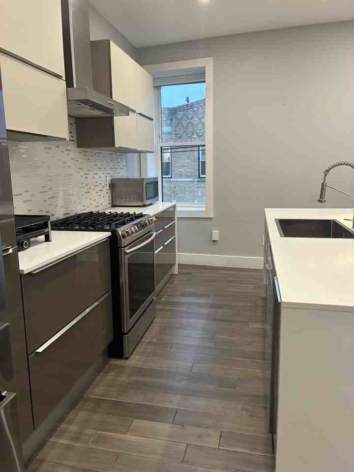 100 Oak St #3 - Photo 6 of 30