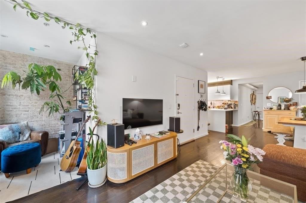 227 Montgomery St #2 - Photo 7 of 13