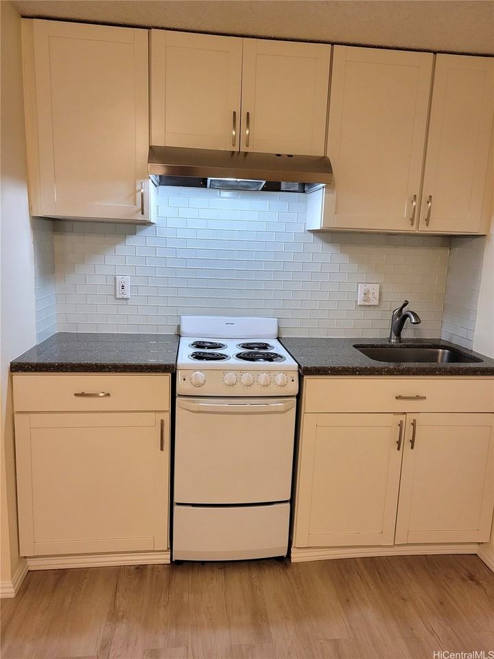 2860 Waialae Ave Apt 114 #114 - Photo 5 of 14