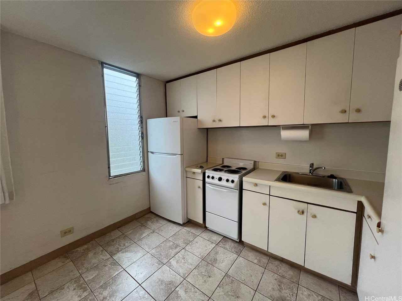 1545 Liona St Apt 401 #401 - Photo 4 of 9