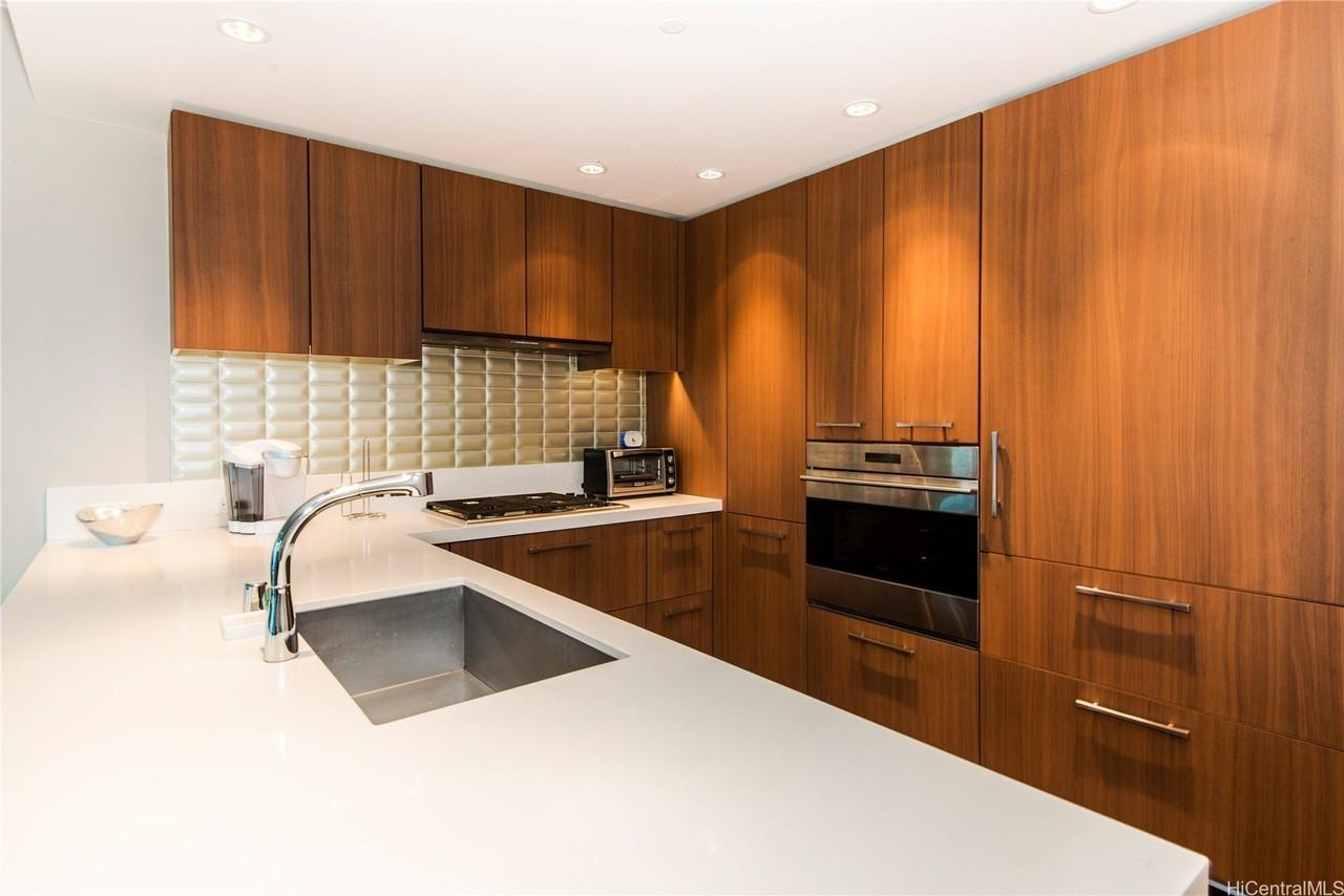 1555 Kapiolani Blvd Apt 1409 #1409 - Photo 3 of 24