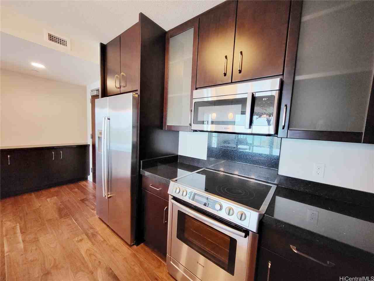 1189 Waimanu St Apt 3102 #3102 - Photo 4 of 25