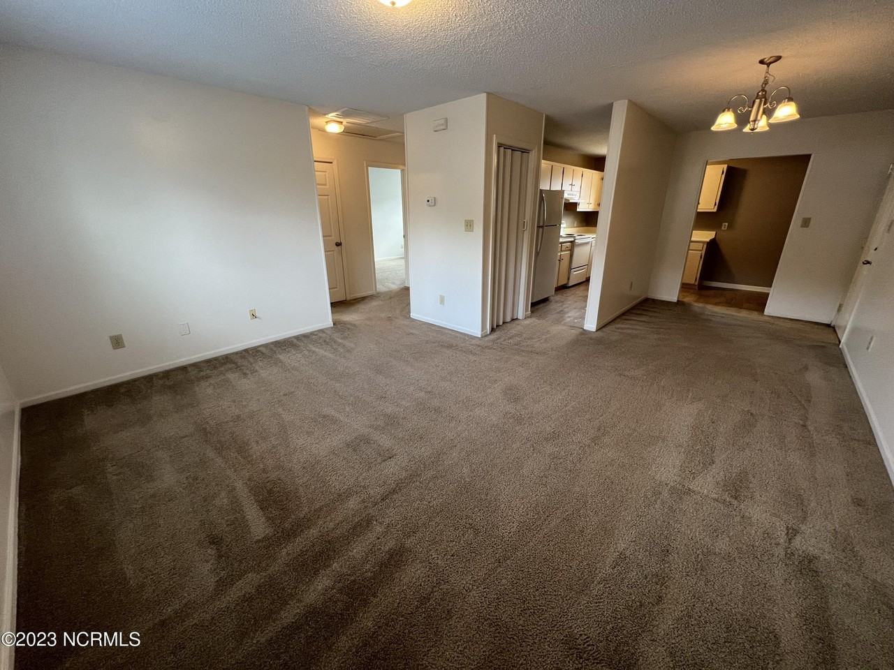 210 Cordell Cir - Photo 2 of 16