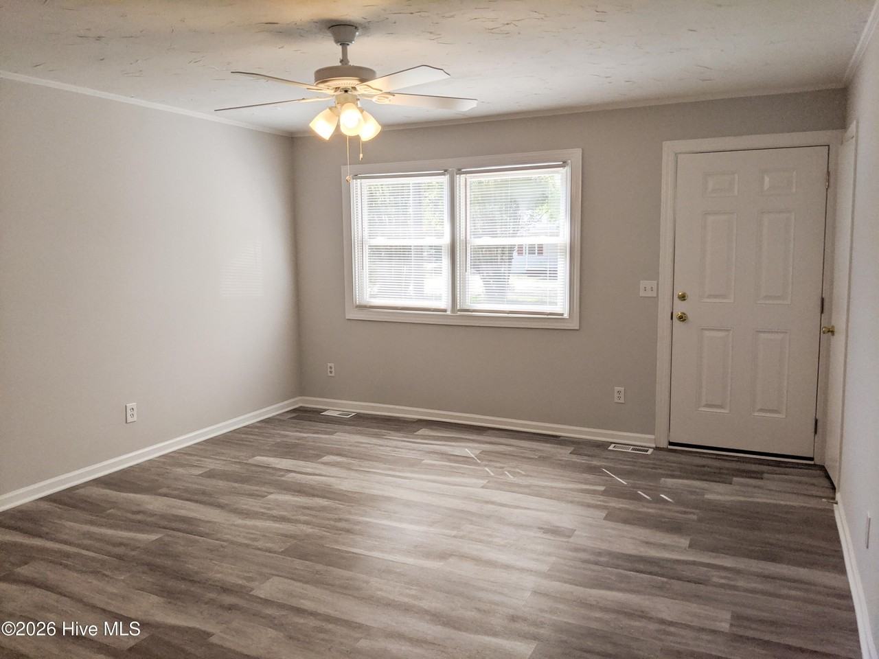 232 Dixie Ave - Photo 3 of 16