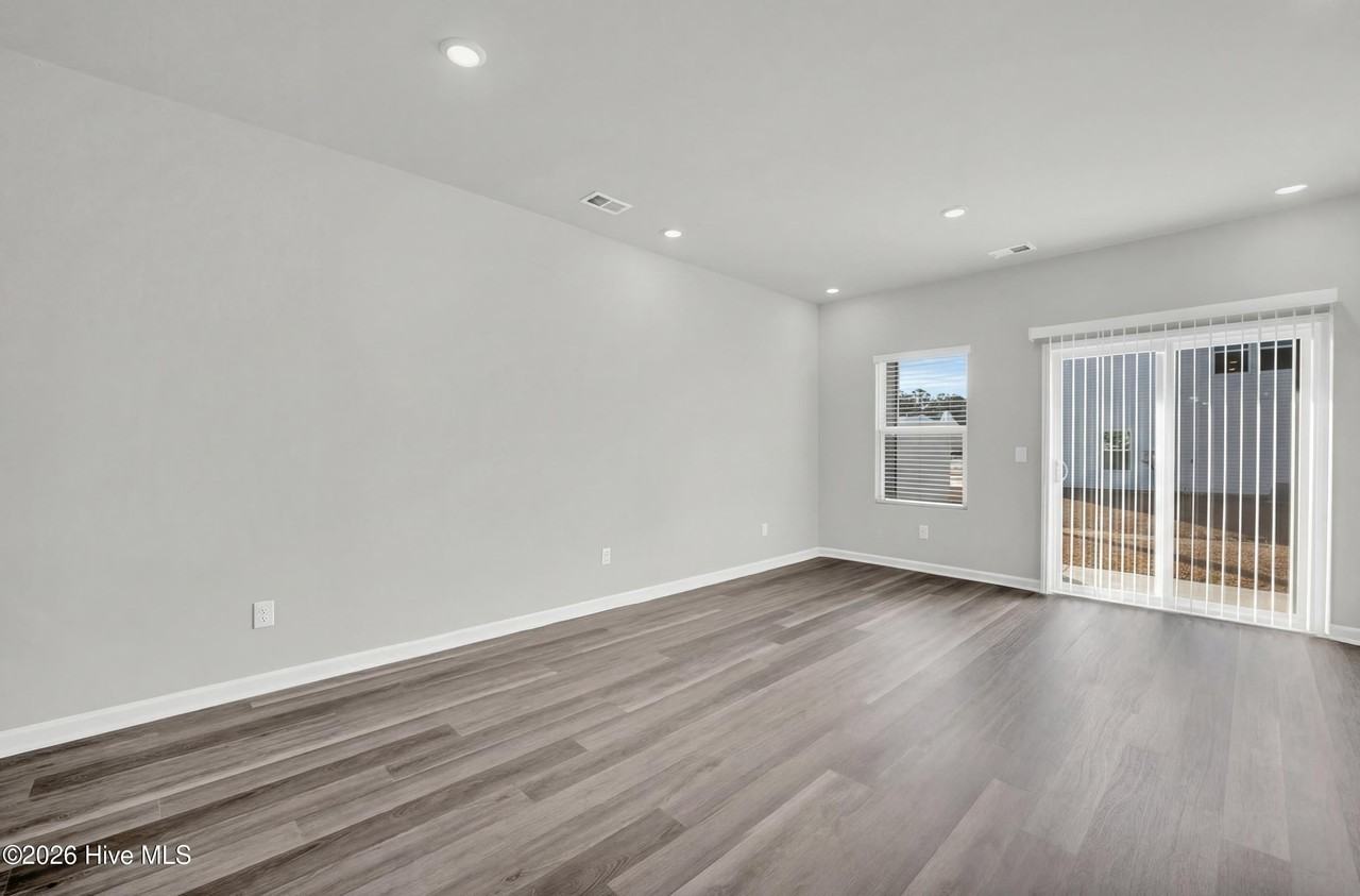 246 Arnette Dr #B - Photo 3 of 18