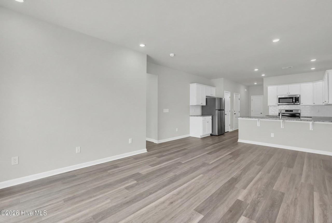 246 Arnette Dr #B - Photo 4 of 18