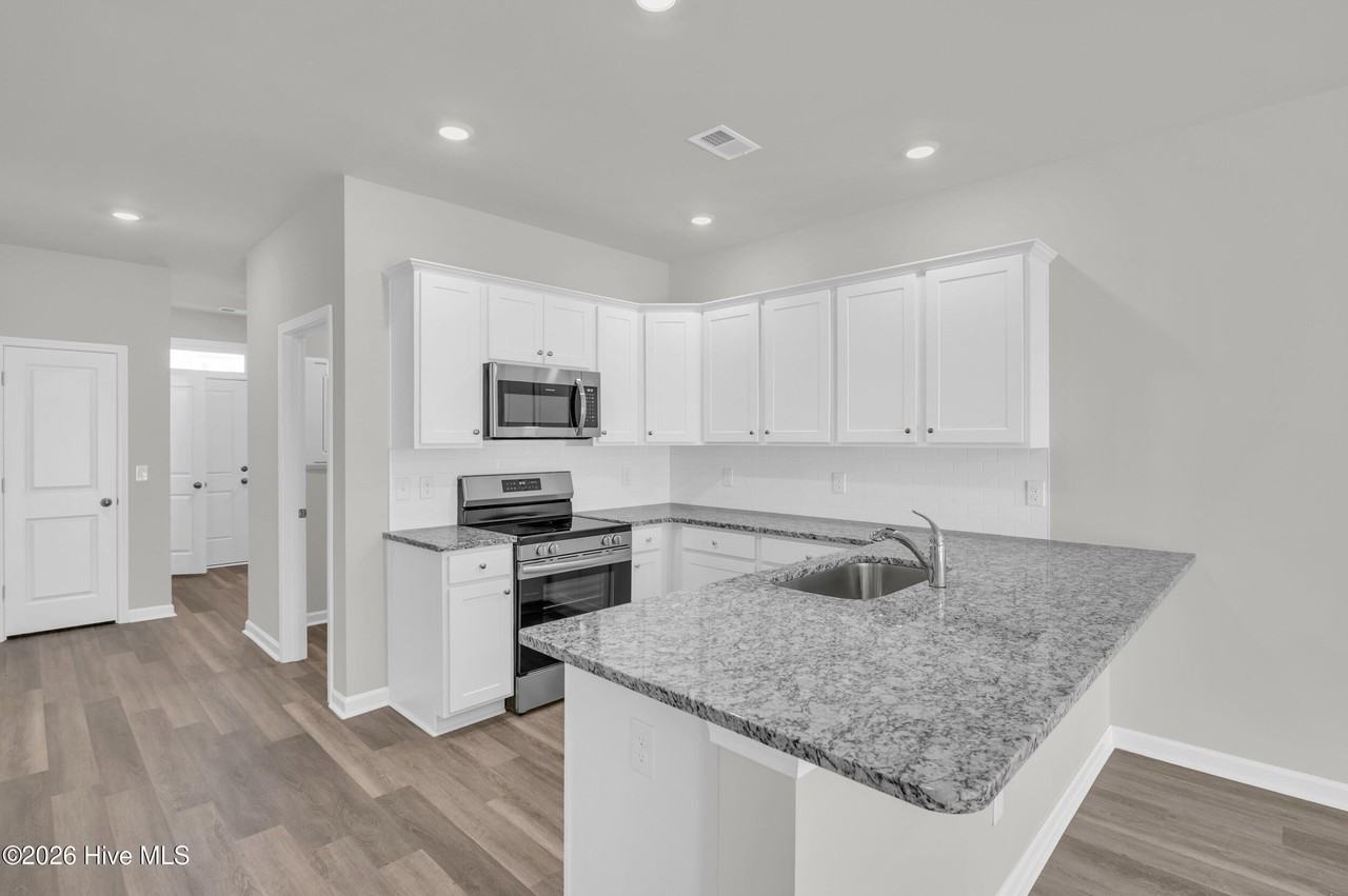 246 Arnette Dr #B - Photo 5 of 18