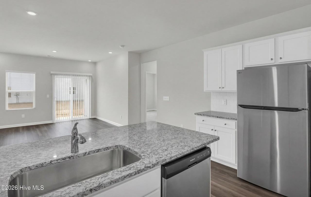 246 Arnette Dr #B - Photo 6 of 18