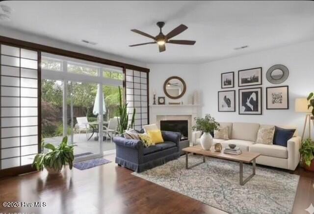 1041 Garden Club Way - Photo 3 of 11