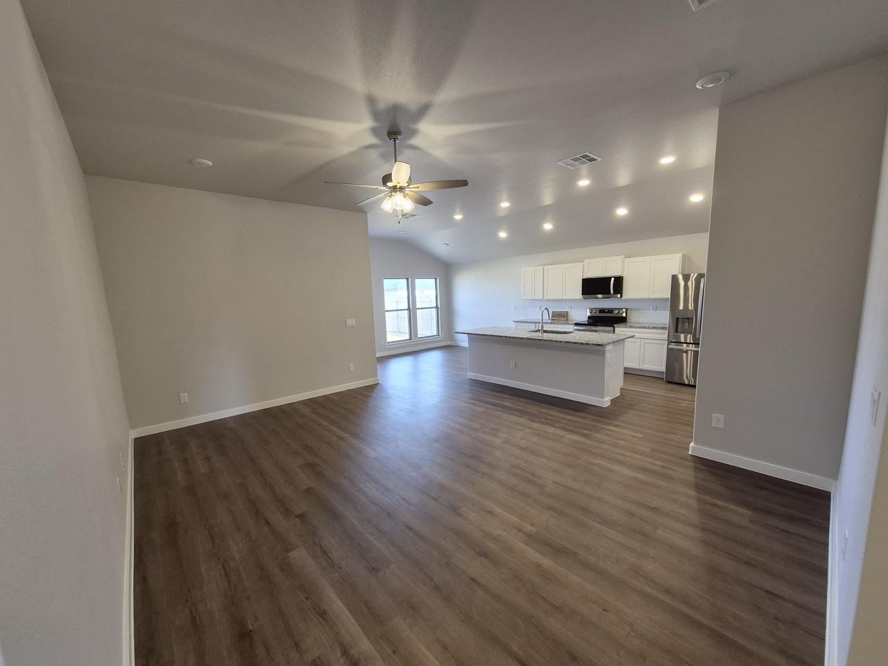 7008 14th St - Photo 3 of 21