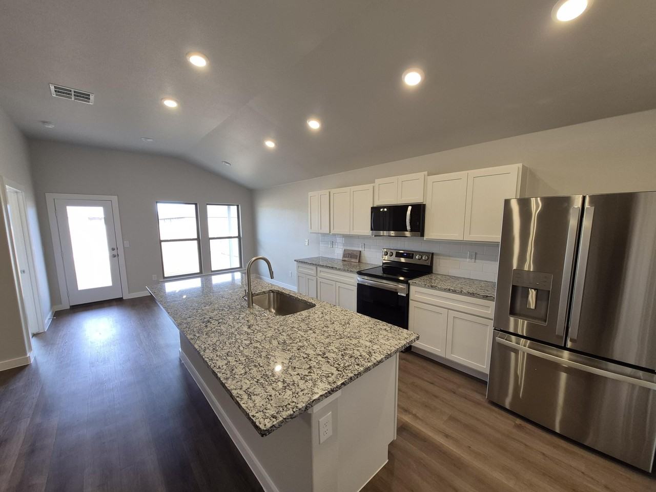 7008 14th St - Photo 5 of 21