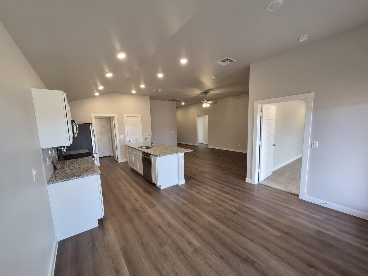 7008 14th St - Photo 7 of 21