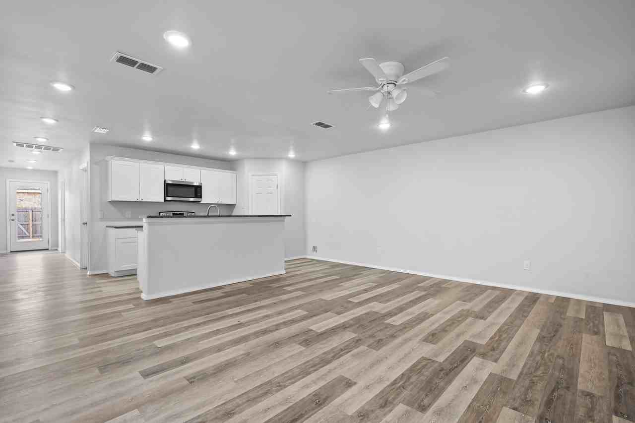 5609 Jarvis St #1-2 - Photo 5 of 24