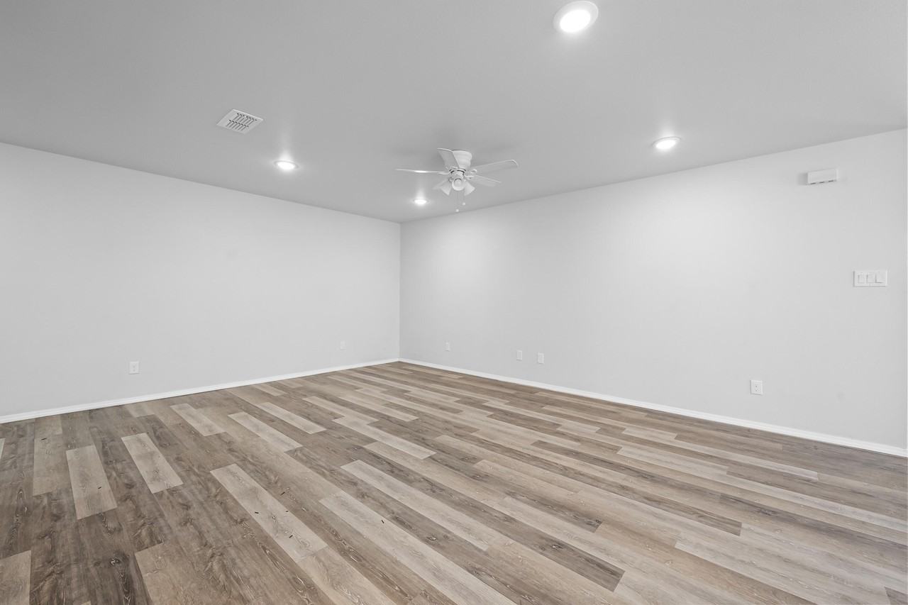 5609 Jarvis St #1-2 - Photo 6 of 24