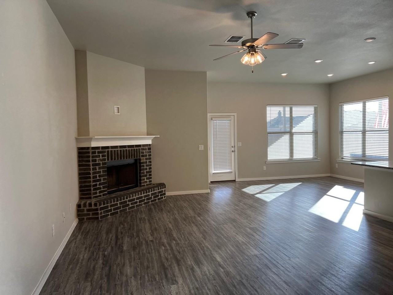 2018 Kenwood Ave - Photo 4 of 29