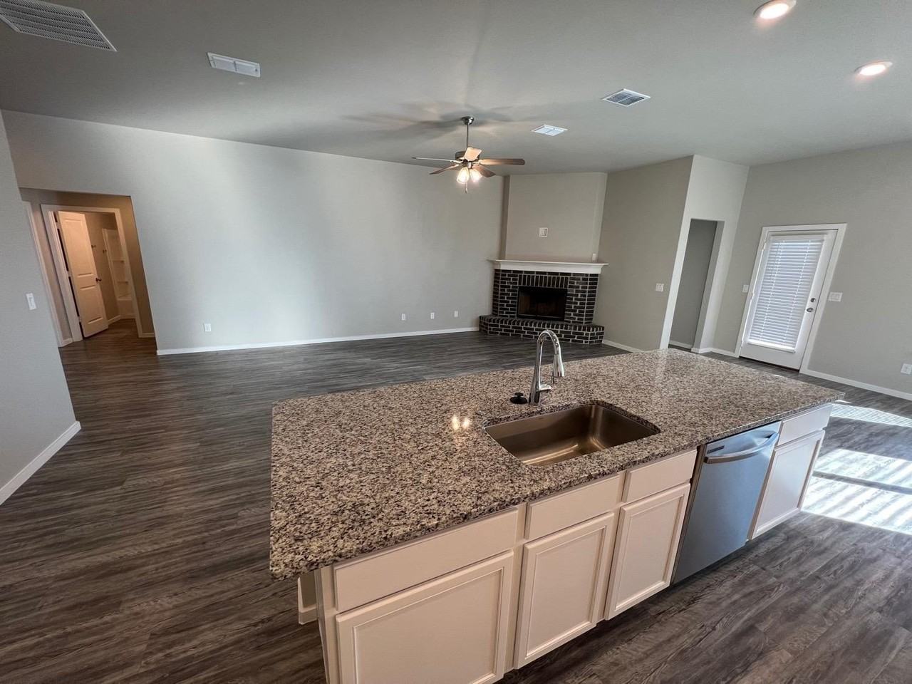 2018 Kenwood Ave - Photo 7 of 29