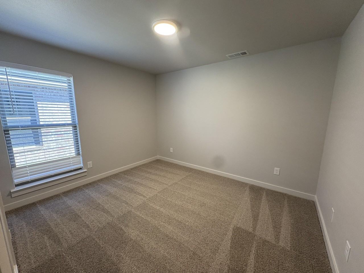 8607 29th St - Photo 6 of 21