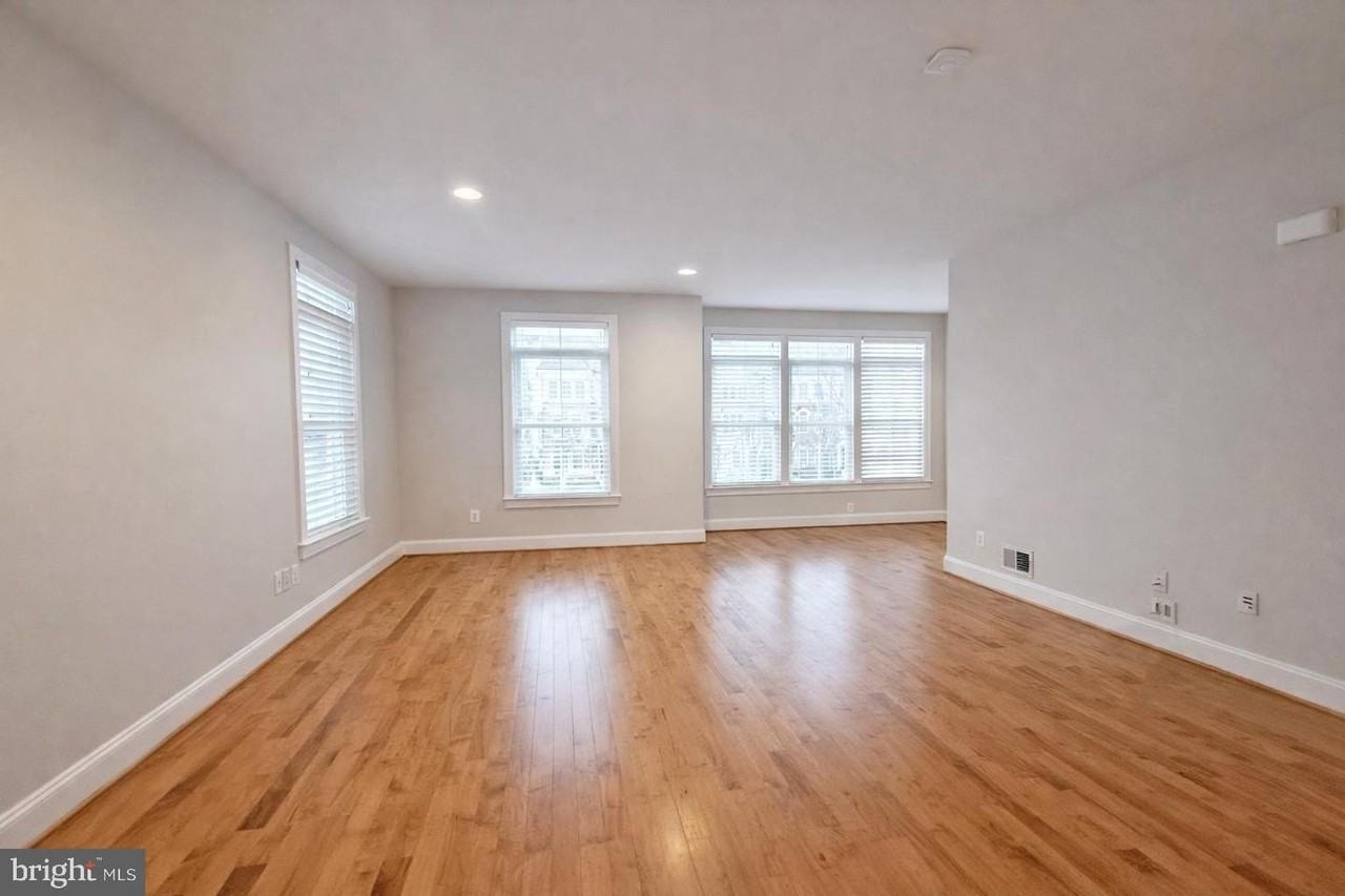 44707 Plympton Sq - Photo 5 of 42