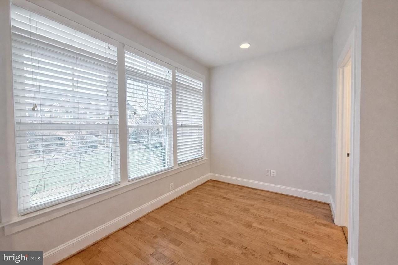 44707 Plympton Sq - Photo 6 of 42