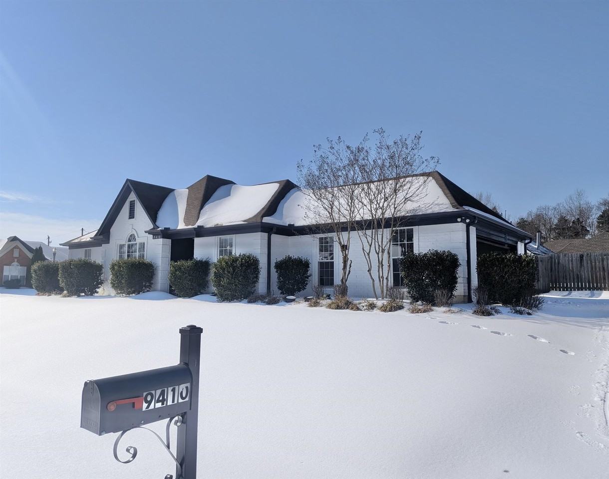 9410 Garden Woods Dr - Photo 3 of 29