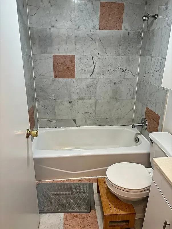 Rivington St #3A - Photo 4 of 4