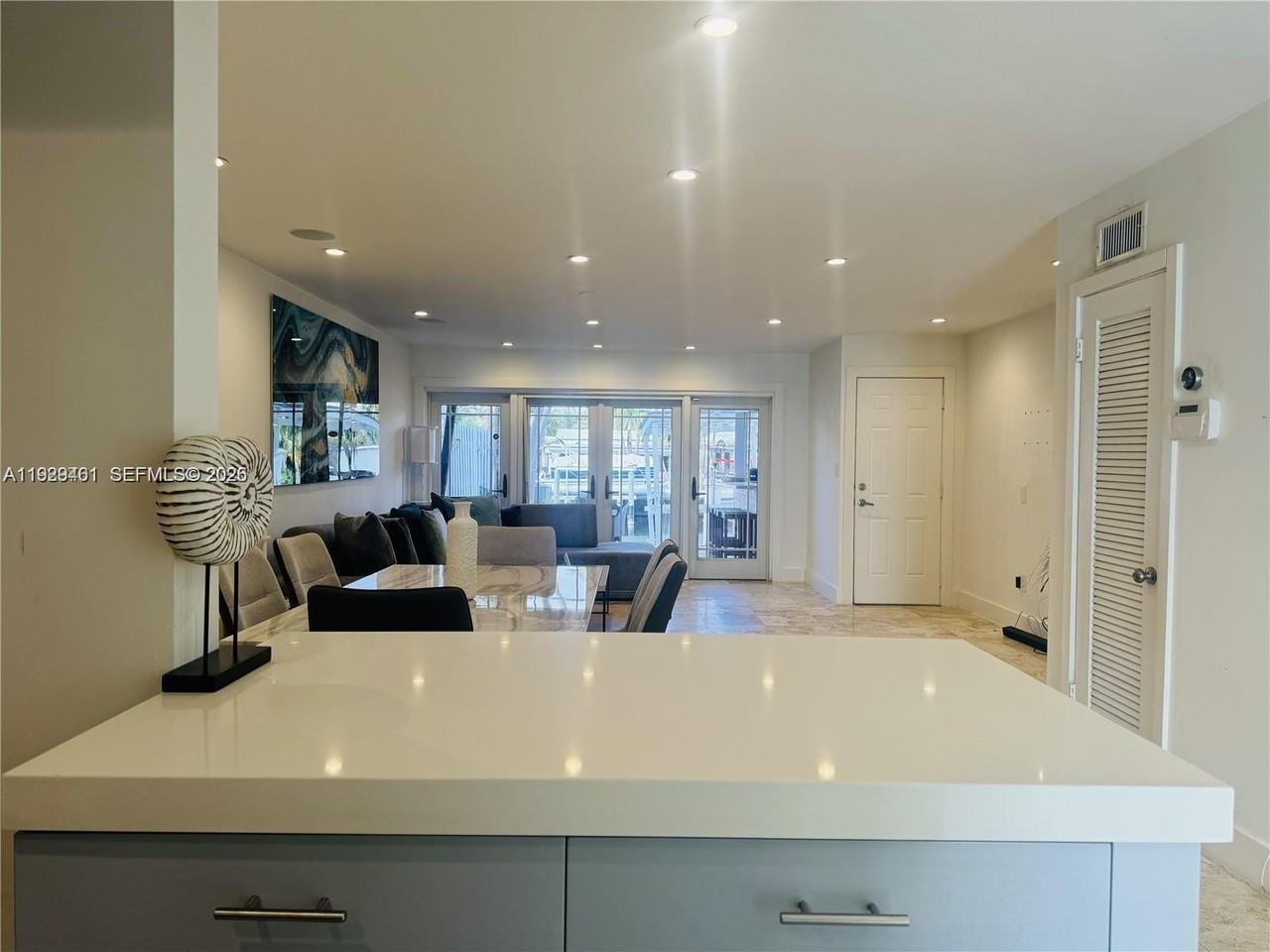 1987 Ne 123rd St - Photo 4 of 18