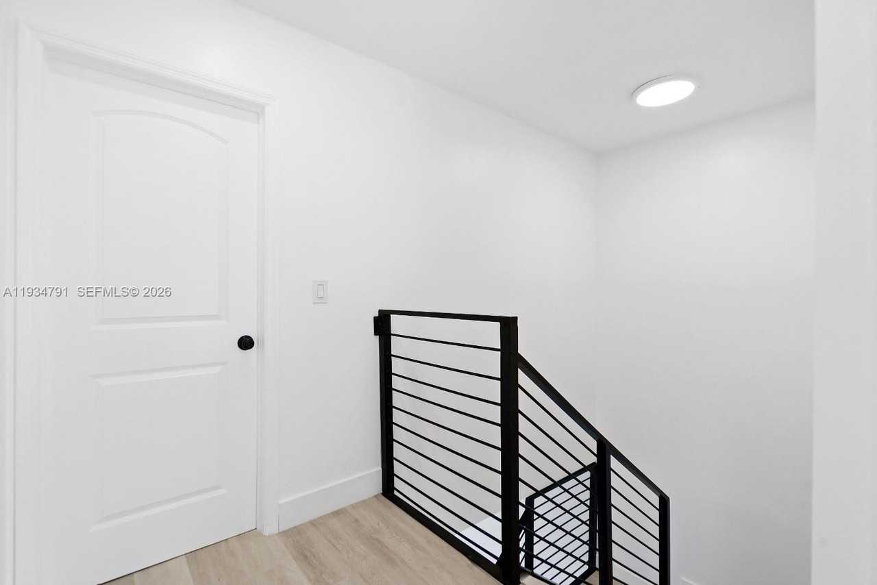 4311 Nw 115th Ave - Photo 7 of 18