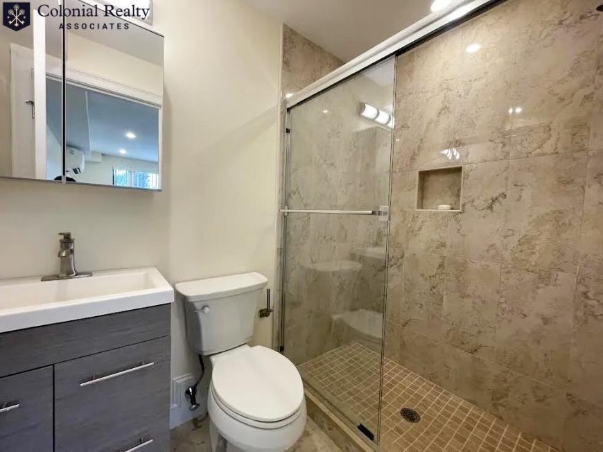 1024 Commonwealth Ave - Photo 4 of 10